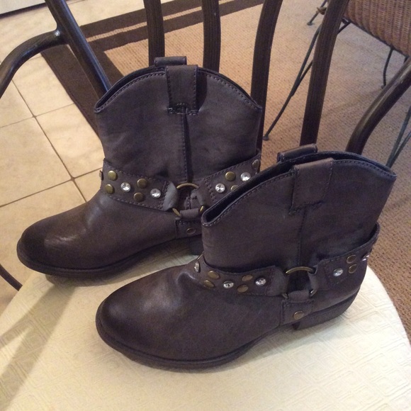 Yellow Box Shoes - Studded leather booties